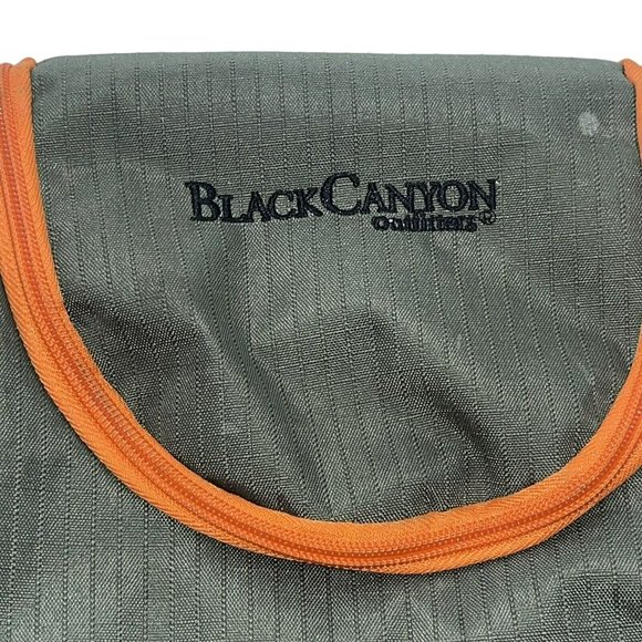 Black Canyon Outfitters Travel Bag Green Toiletries Kit Organizer Zip Closure - Picture 2 of 7